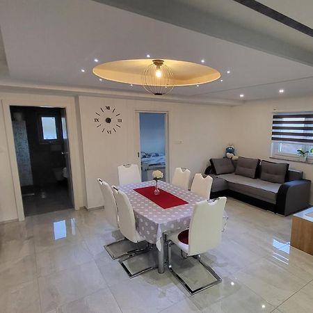 Apartma Lara Lesicno Exterior photo